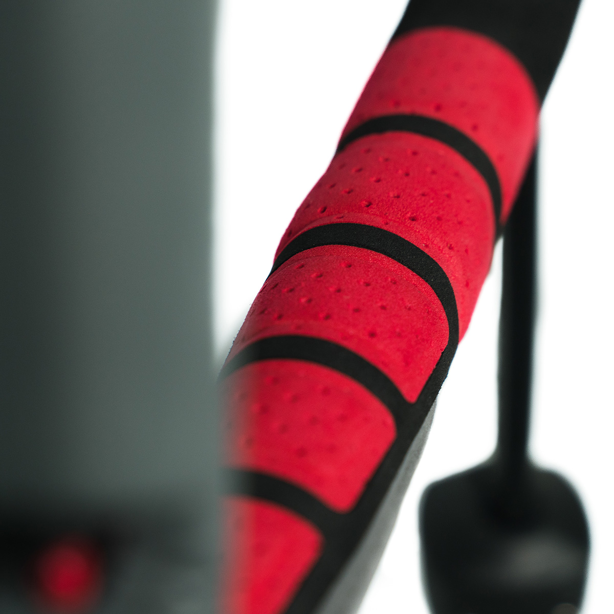ERGONOMIC EVA GRIP
3D pressed EVA with ergonomic shaping and a lightly sanded finish provide the ult