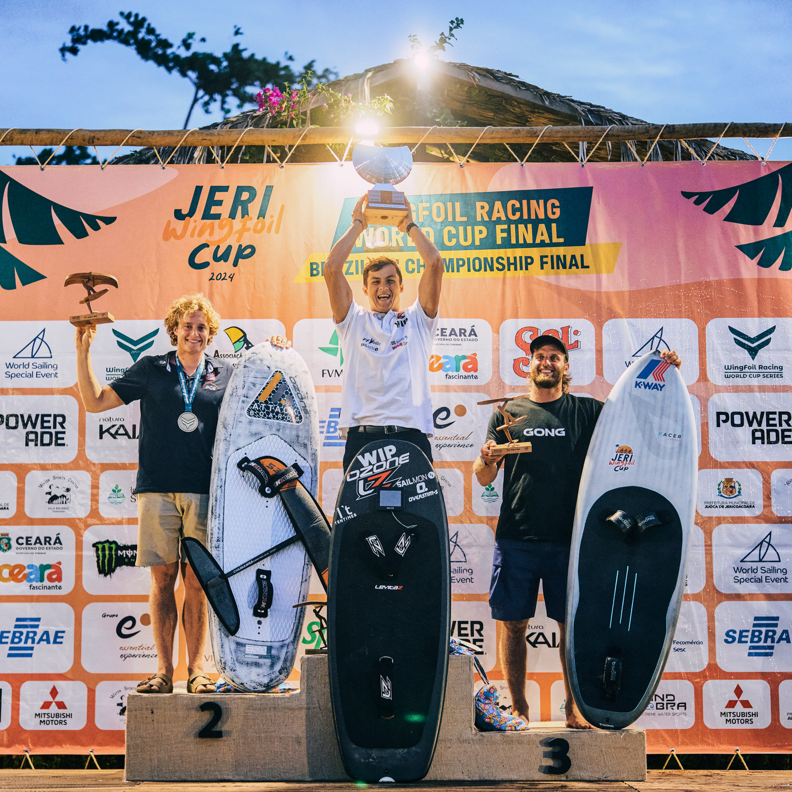GHIO X FUSION TAKES THE TITLE!
Congratulations Mathis Ghio and Kamil Manowiecki!
Ozone Fusion riders