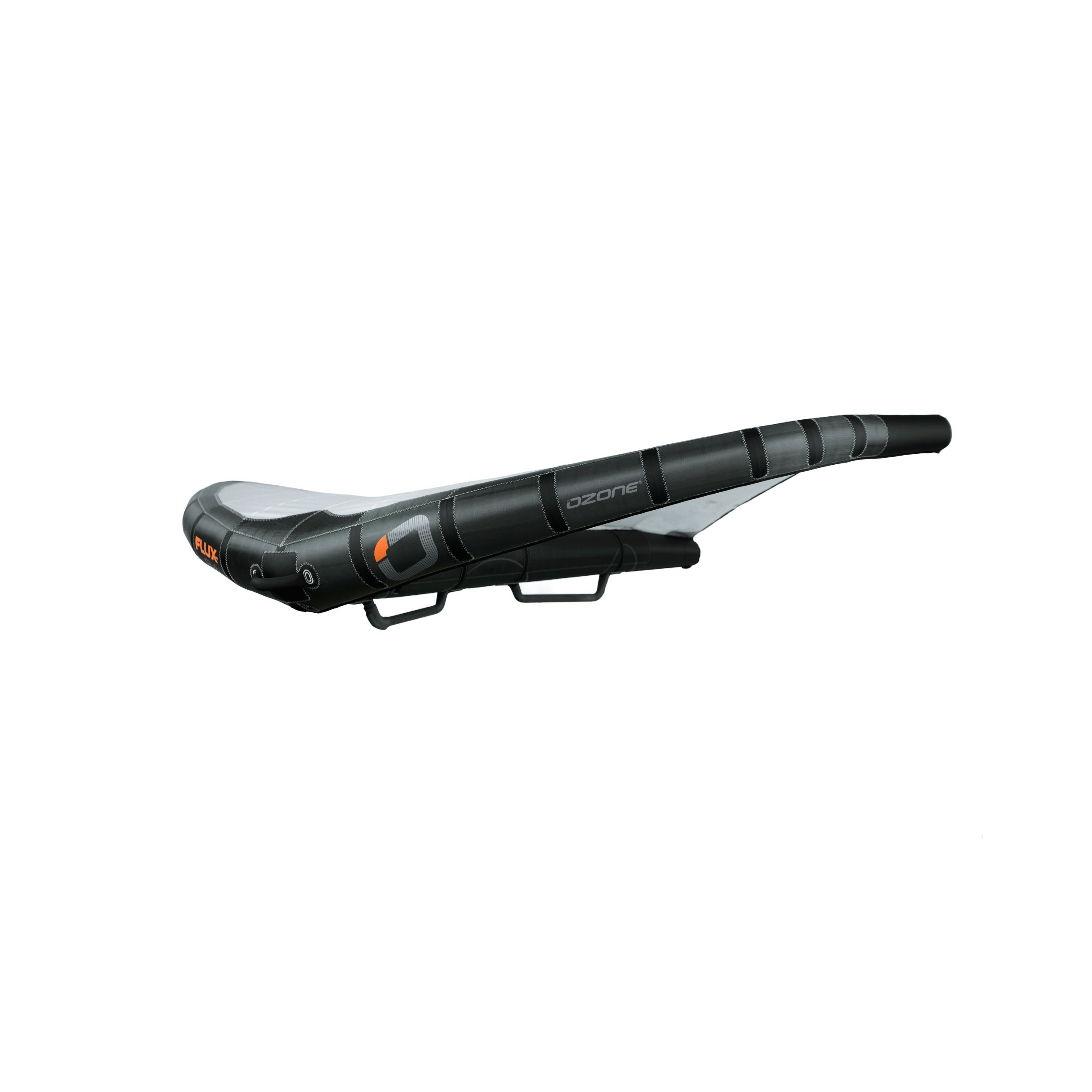 FLUX
FAST RIDING AND BIG-AIR HIGH PERFORMANCE
Outpace the pack, jump higher, or simply blast hard an