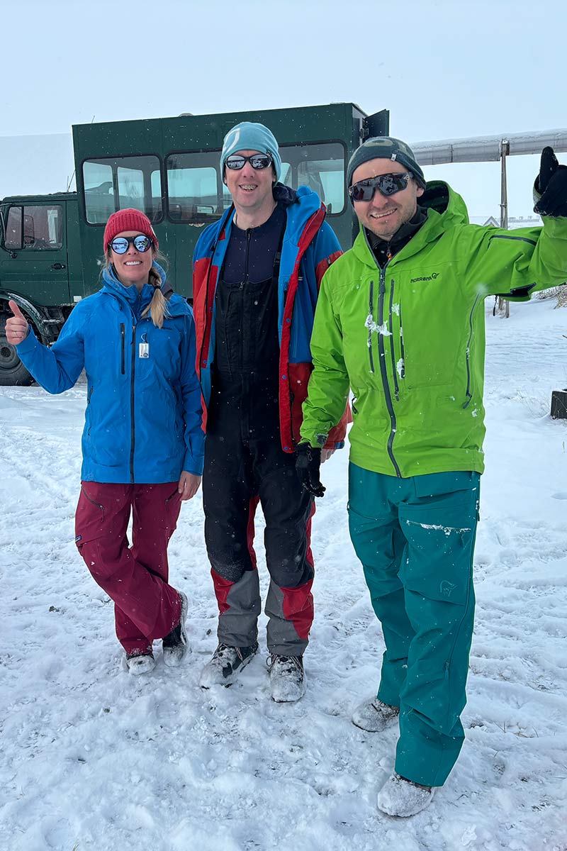 GREENLAND GLORY DAYS
What does an Ozone snowkite designer do for holidays?
Stu Yarrow and friends, C