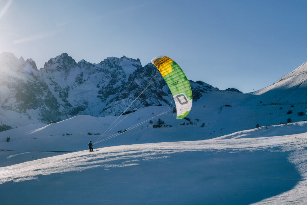 Hyperlink-V4-Snow-Action-19