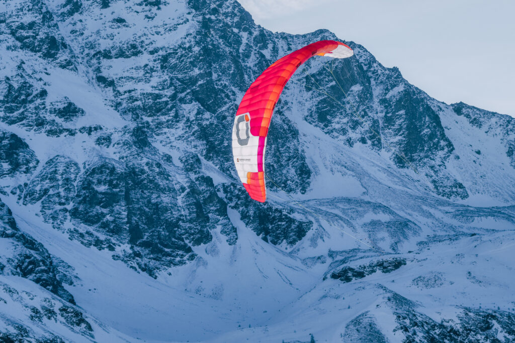 Hyperlink-V4-Snow-Action-23