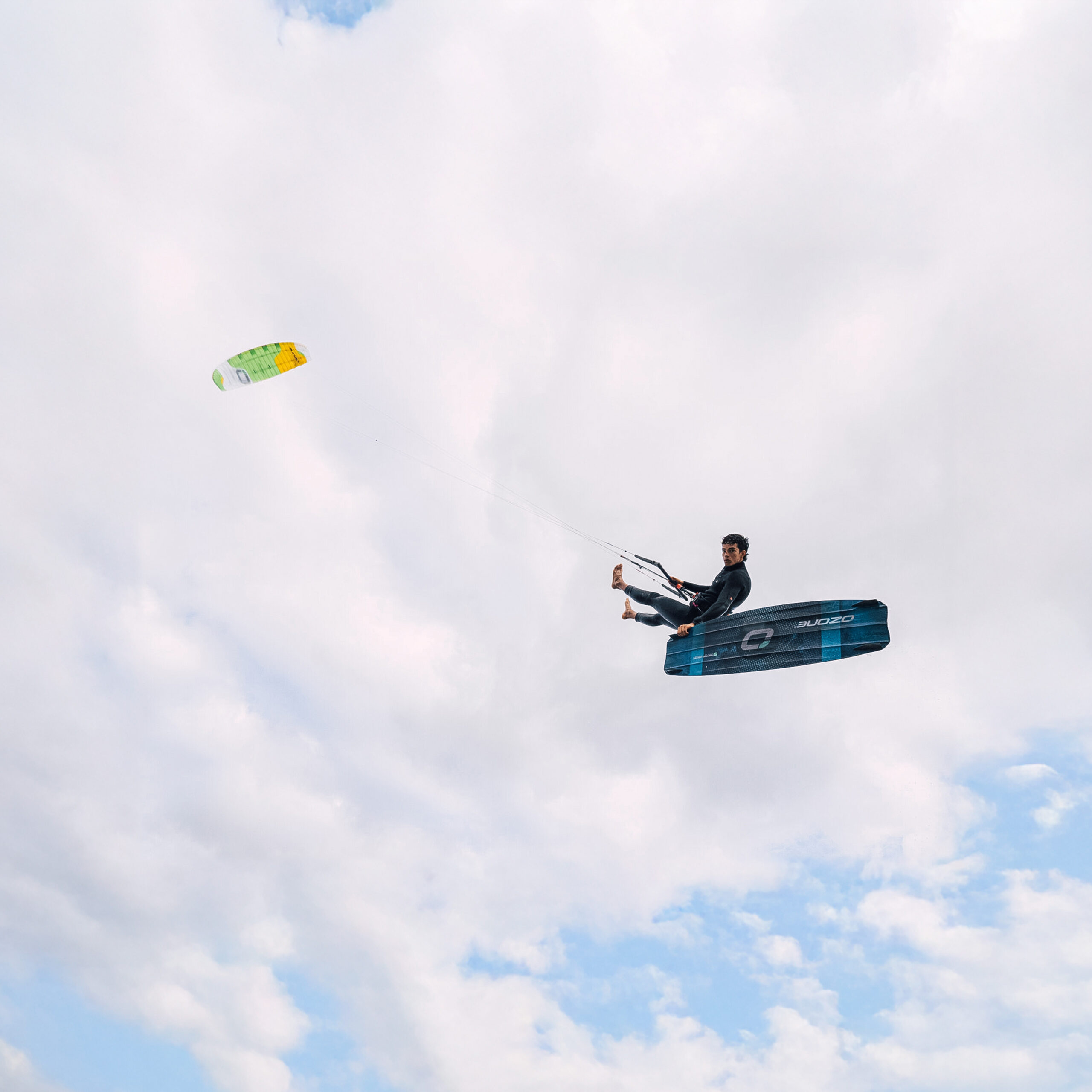 WHY CHOOSE THE TORQUE V4?
Whether you’re sending it for big air, freeriding, or dialling in yo