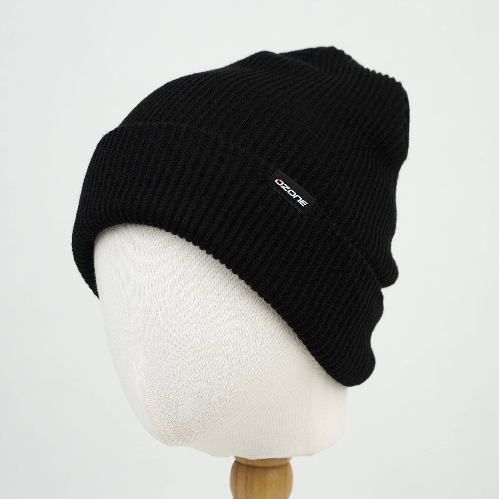 RIBBED CUFFED KNIT BEANIE
This ribbed cuffed knit beanie combines classic style with superior comfor