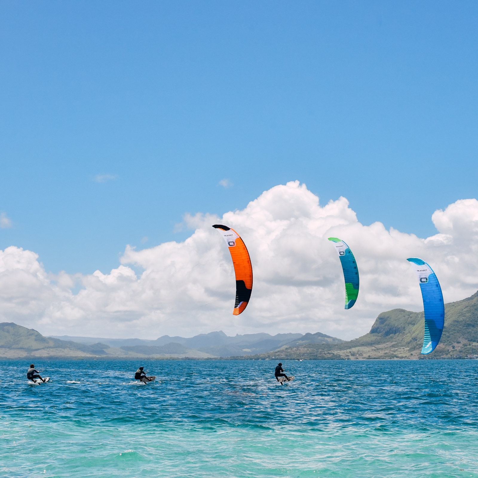 15 & 18M
Very powerful light wind kites, still capable of a great big air experience.
