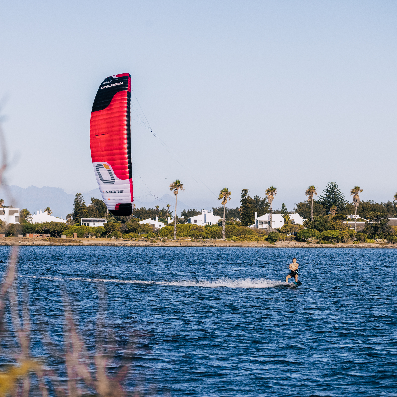  FLYING LINE LENGTH
We recommend flying the Mach1 with 17m or 21m lines depending on conditions, di