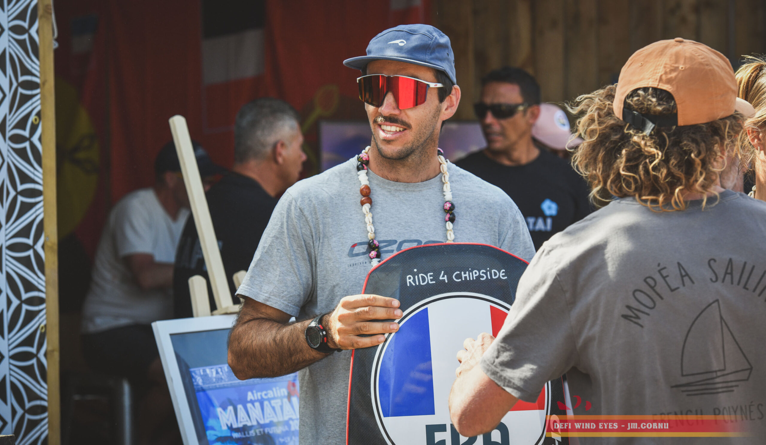 “That’s the most difficult thing in Défi Kite—300 people on the startline,” sai
