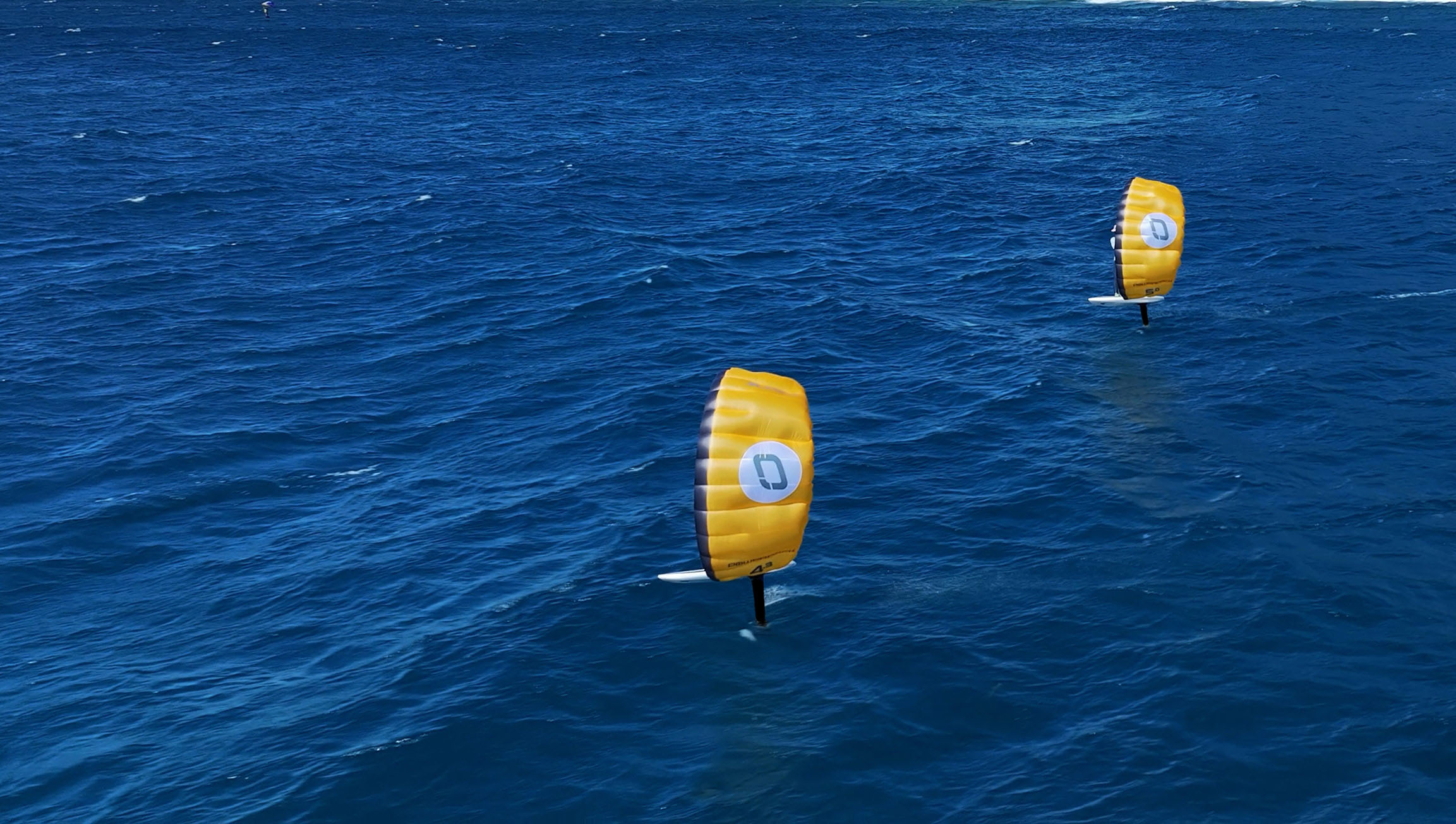 RANGE OF USE
ENTRY LEVEL 10
INTERMEDIATE 10
ADVANCED 9
FREERIDE 9
LIGHT WIND 9
WAVE 10
DOWNWIND 10
U