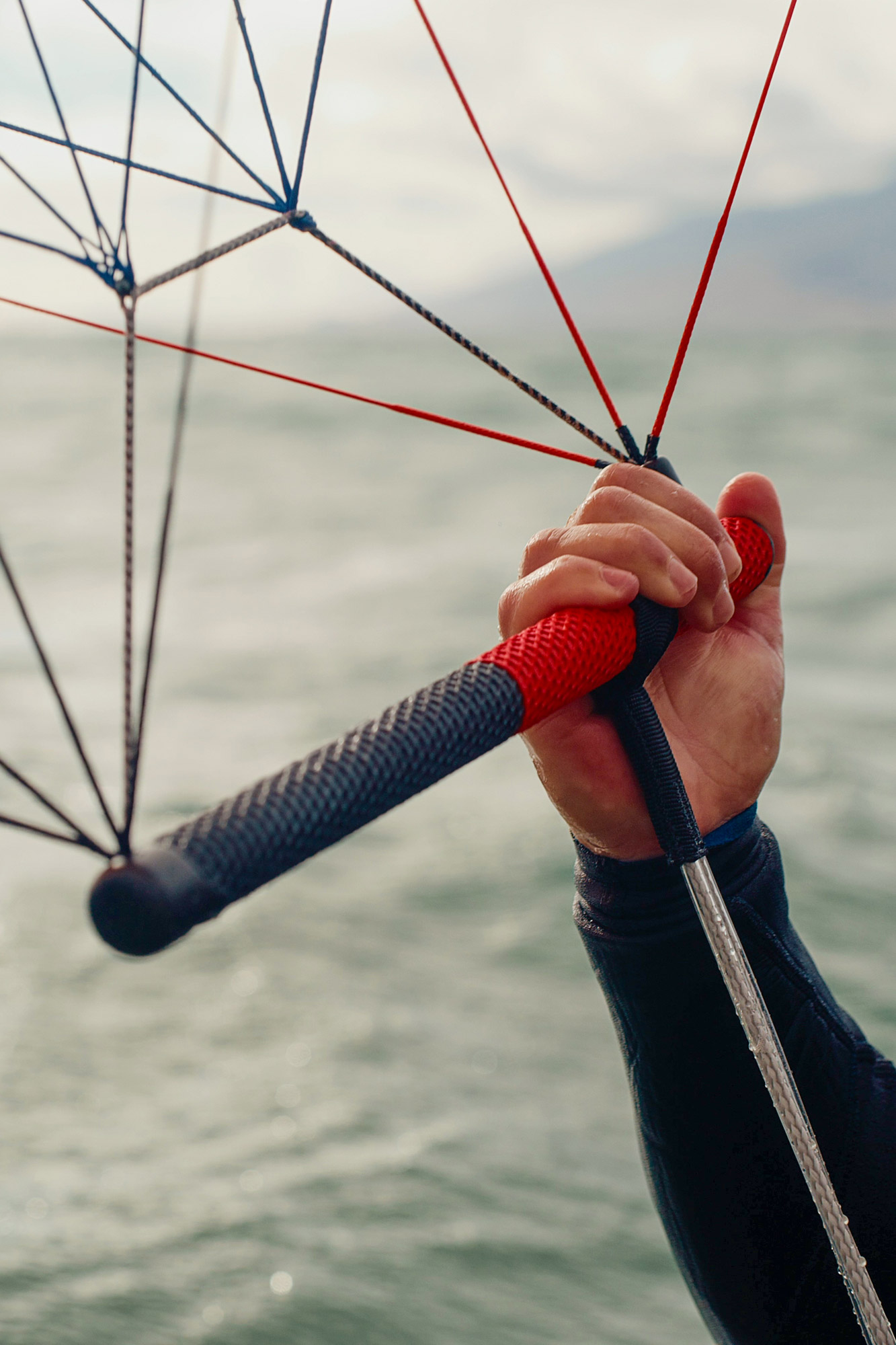 PARAWINGING FOR THE SPEED FREAKS
Our aim was to make the fastest parawing with the best upwind perfo