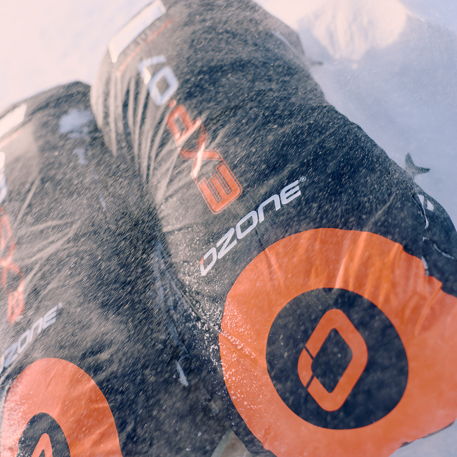 TAKE THE ADVENTURE ON
The EXP V2 ships with a lightweight Compressor Bag for fast and easy packing. 