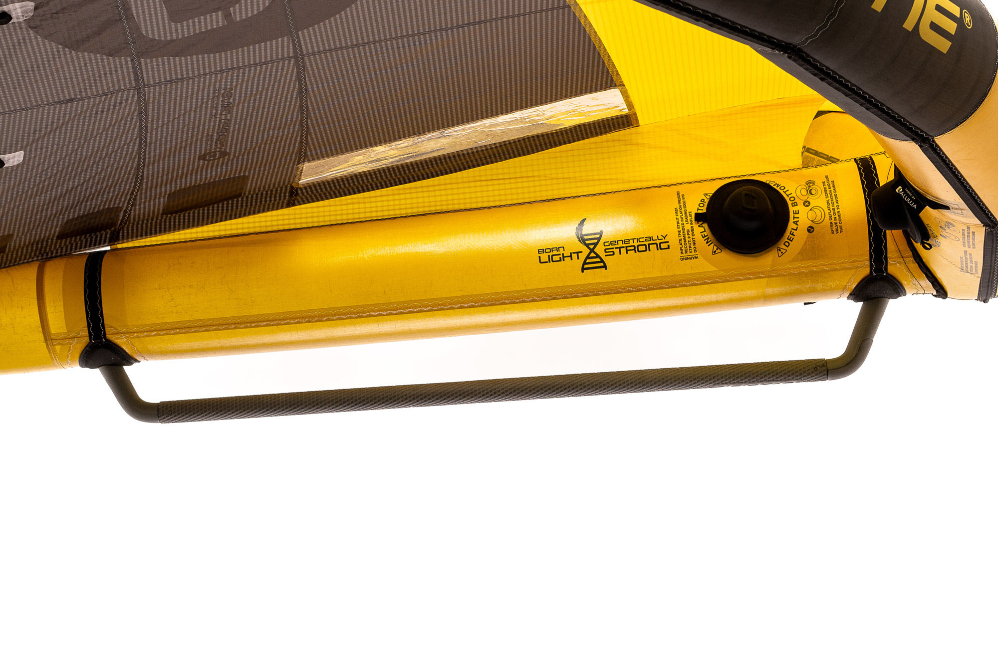 HIGHLY RESPONSIVE CARBON BOOM SYSTEM
The most significant evolution is the move to a rigid, high-gra